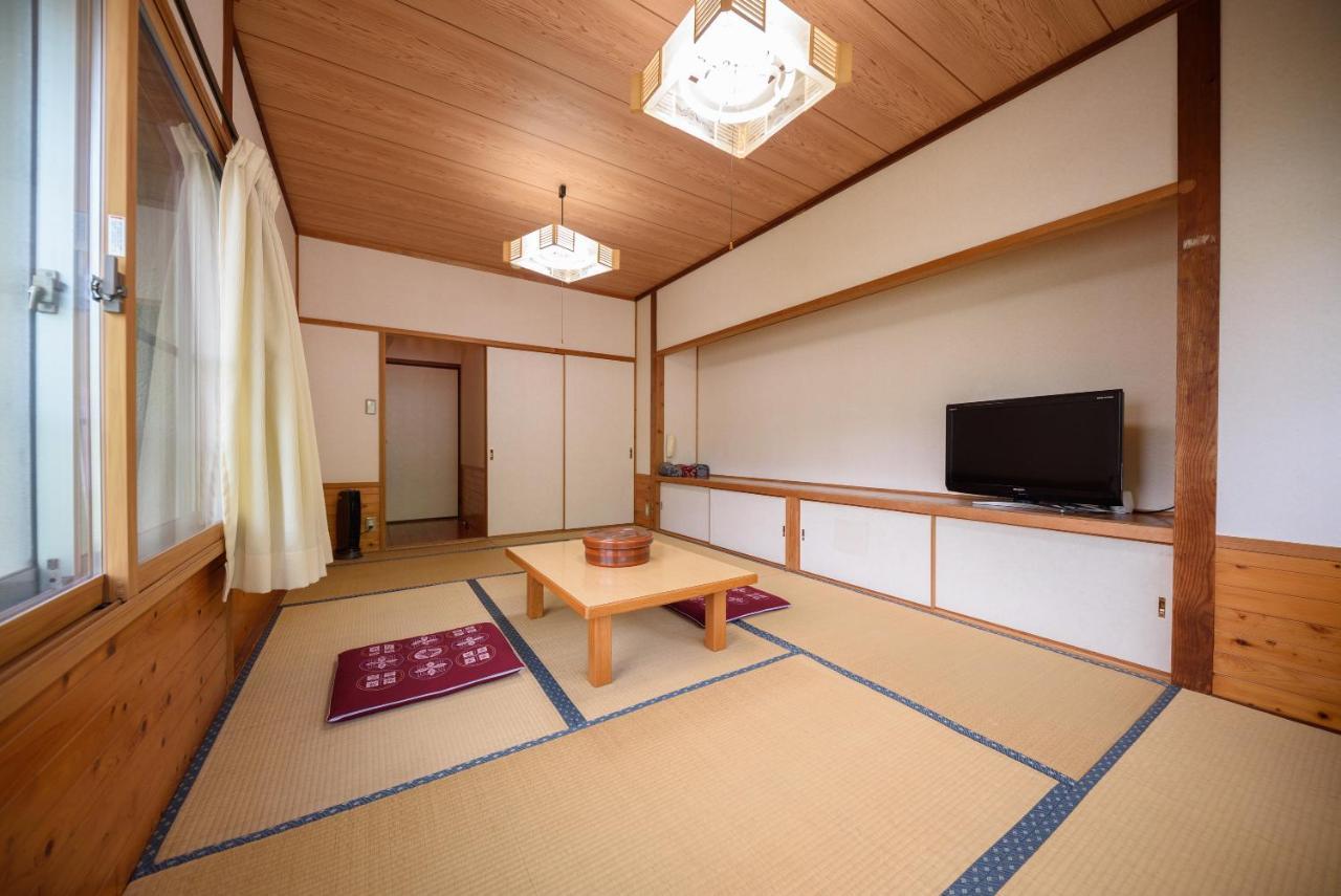 Minshuku Tsutaya Hotel Yufu Exterior foto